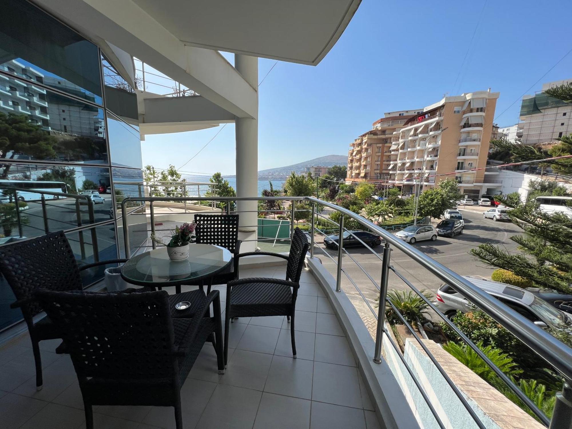 Lorenso Guest House Sarandë Exterior foto